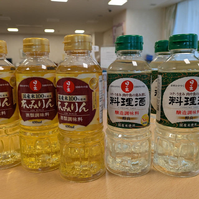 ご寄付頂いたみりんと料理酒の画像１