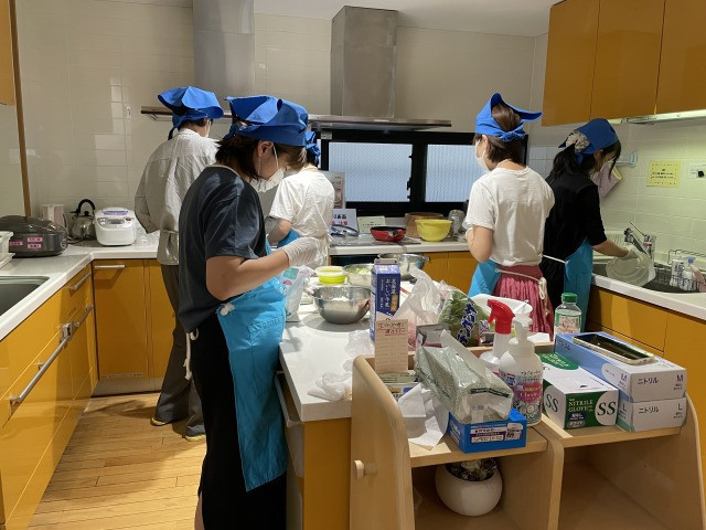 みんなでお弁当作りの画像１